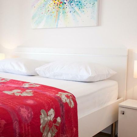 Luxury Beach Front Apt With Seaside View And Free Parking Split Exteriör bild