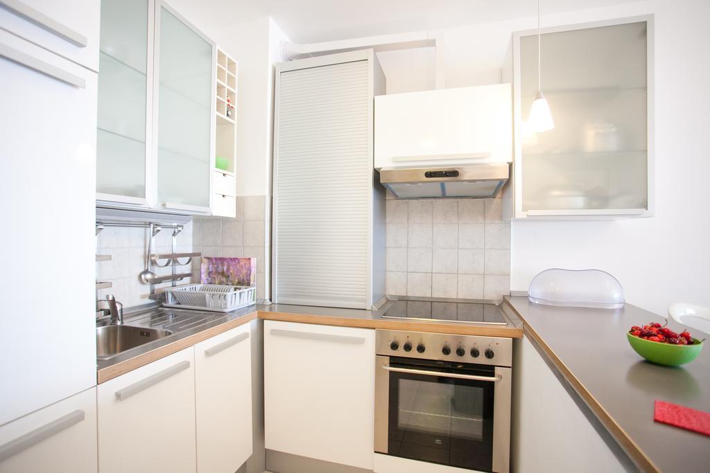 Luxury Beach Front Apt With Seaside View And Free Parking Split Exteriör bild