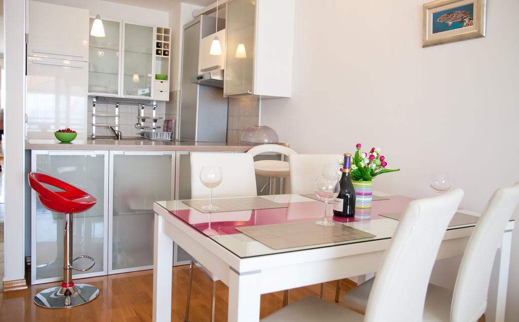 Luxury Beach Front Apt With Seaside View And Free Parking Split Exteriör bild
